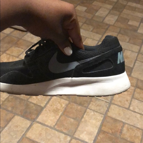 A pair of Nike sneakers fair condition - Picture 3 of 4